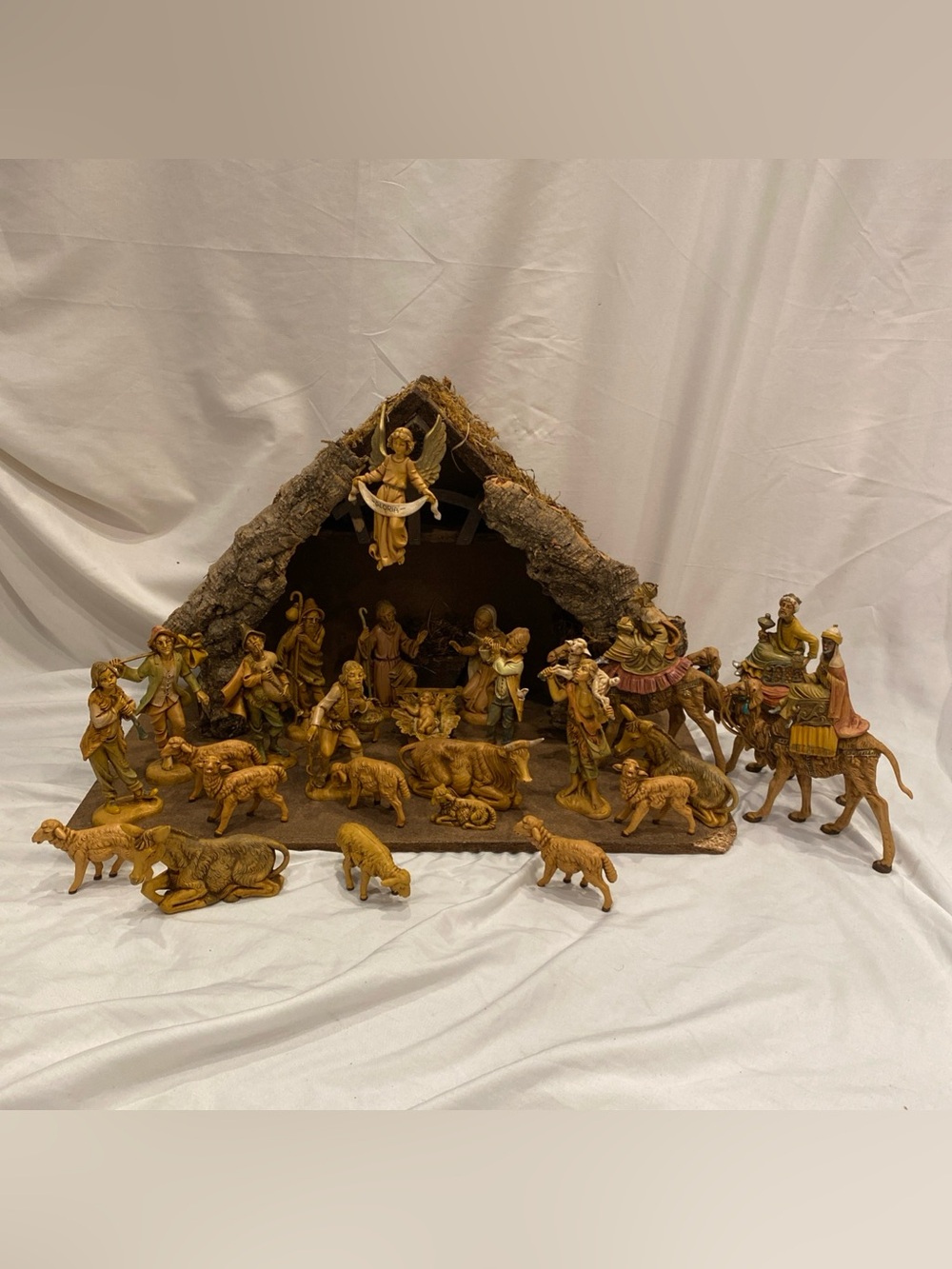 Vintage 1983 Fontanini Italy 27pc Nativity Set + Crèche Stable